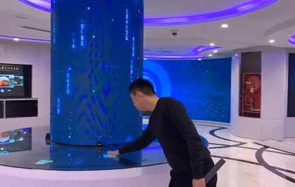 圆柱触摸互动显示屏